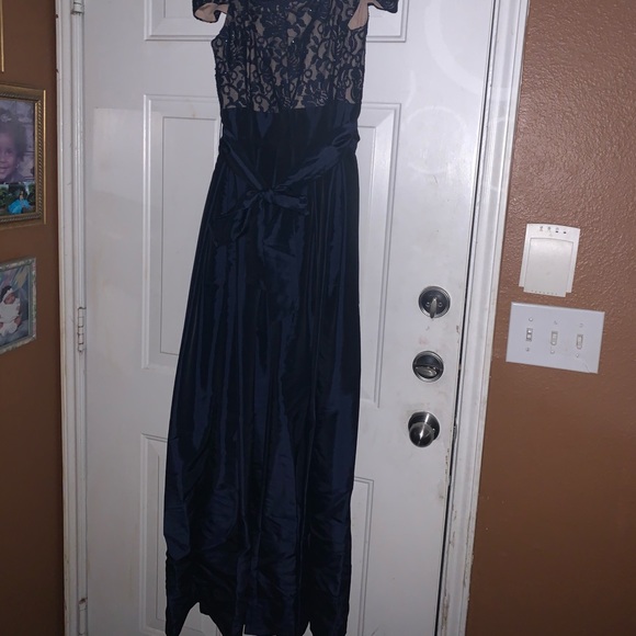 PROM DRESS!! - Picture 2 of 4